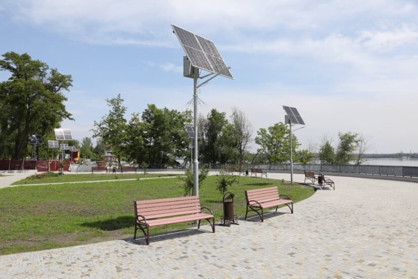 V Zaporozh'ye zavershayut rekonstruktsiyu Pravoberezhnoy plyazha