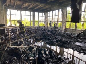 Пожар на обувной фабрике Mida потушили; – выгорело 400 квадратных метров цеха