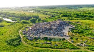 Фотограф запечатлел с высоты национальный заповедник “Каменная могила”, – фото 