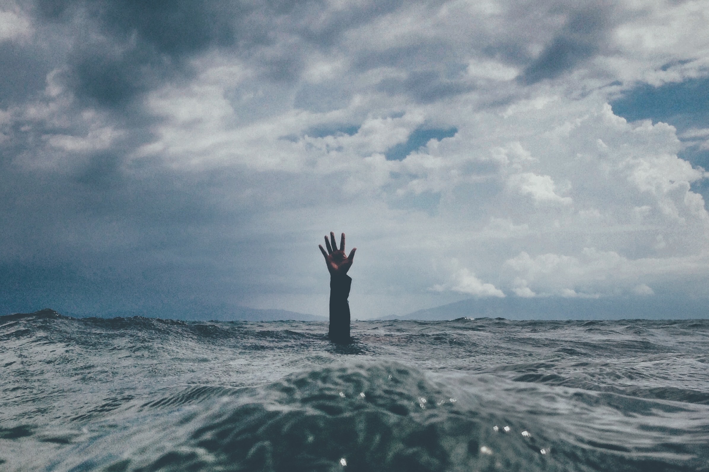 В Энергодаре в прогулочном водном канале погиб 42-летний мужчина