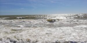 В Бердянском районе в открытое море унесло мужчину с ребенком 