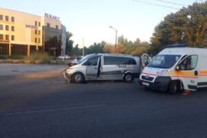 На Набережной столкнулись два Мерседеса