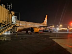 Запорожских туристов в аэропорту Анталии встретил украинский консул 