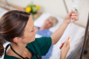 В Запорожской областной больнице принимают пациентов со всей страны