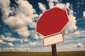 В Запорожской области ограничат проезд транспорта через ж.д. переезд
