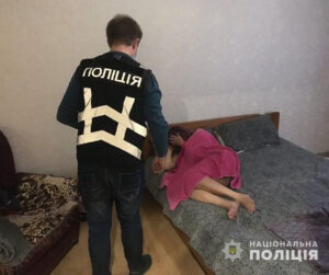 Запорожская полиция “на горячем” разоблачила деятельность сутенера