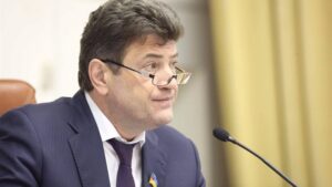 Обыски в мэрии и в других коммунальных структурах Владимир Буряк считает “показательными”