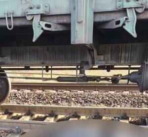 Грузовой поезд насмерть сбил мужчину в Запорожской области