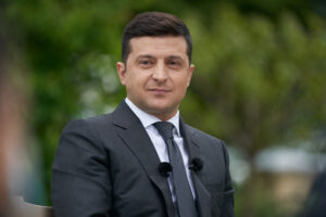 Зеленский наградил запорожцев почетными званиями