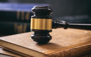 Суд отпустил под домашний арест мужчину, которого в Запорожье задержали за убийство 8-летней девочки