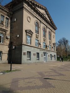 В ЗНУ преподавателям с диагнозом COVID-19 выплатят материальную помощь