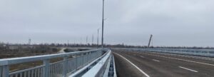 Турецкие рабочие станцевали на новом запорожском мосту