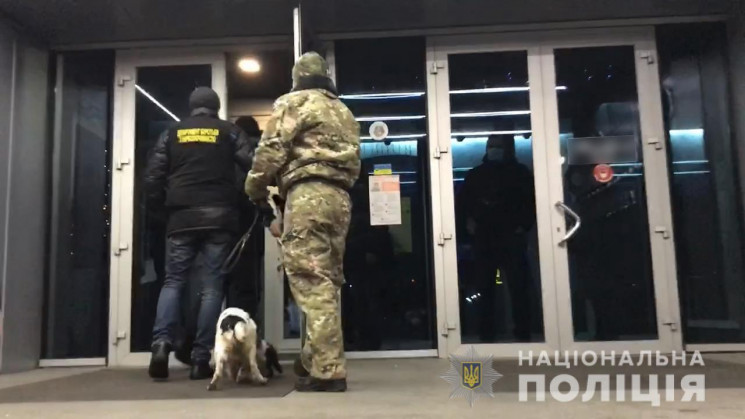 Полиция закрыла бар в Запорожье за нарушение карантинных мер