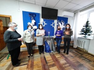 В Запорожье перед Рождеством приняли Вифлеемский огонь