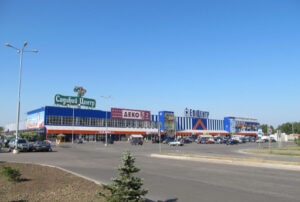 В Запорожье за парковку возле Эпицентра требуют деньги