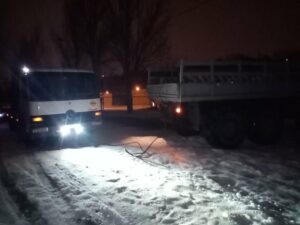 В Запорожской области неблагоприятная погода повлияла на движение транспорта, – фото
