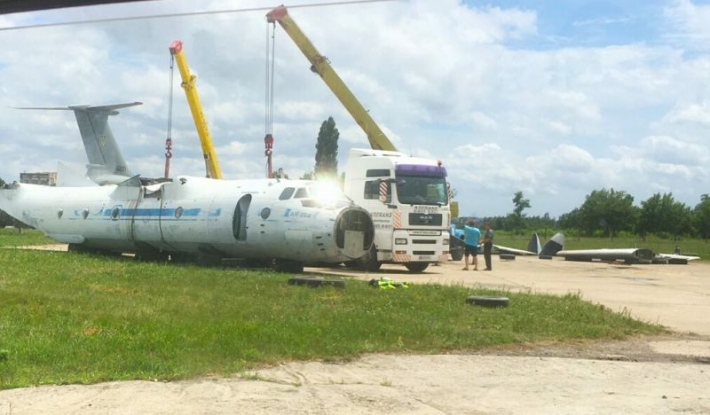 Экспонат самолета АН-26 перебазировали в другую воинскую часть