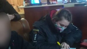 В Запорожье полиция закрыла кафе во время ночной вечеринки, – ВИДЕО