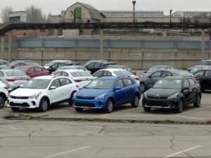 На территории ЗАЗа появились новые модели автомобиля Kia Rio