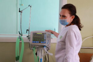 Посольство Венгрии подарило Запорожской области 5 аппаратов ИВЛ