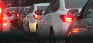 В Запорожье на балковом мосту пробка из автомобилей, – ВИДЕО
