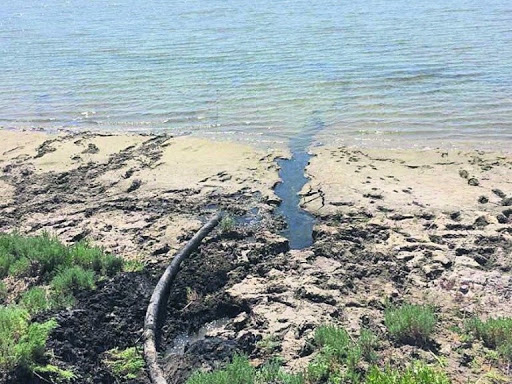 Забруднення річок