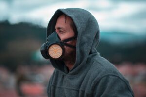 Мэрия запретила находиться без масок на остановках общественного транспорта в Запорожье