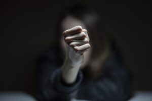 Запорожская полиция расследует драку двух школьниц