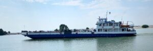 Відсьогодні по Дніпру буде курсувати паром: ціни та розклад