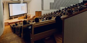 “Хочу вступити в університет будь-де, лише б не в Донецьку, тут немає майбутнього”, – абітурієнтка з Донецьку