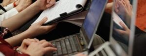 Весняне загострення: запорізькі чиновники знову не пускають журналістів до себе