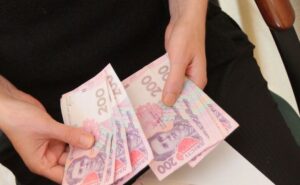 Енергодарцям видаватимуть матеріальну допомогу: хто її зможе отримати