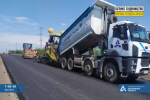 Дорогу на Кирилловку делают круглосуточно