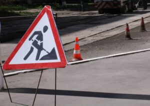 Перекрыли дорогу в Запорожье: как организовали движение транспорта