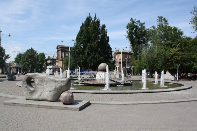 На площади Маяковского в Запорожье отремонтируют фонтан