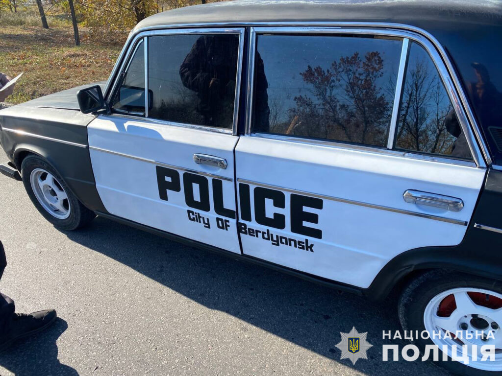 Бердянец переделал свою машину под полицейскую