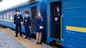 Тимчасові зміни у виїзді за кордон: що потрібно знати українцям з 23 червня