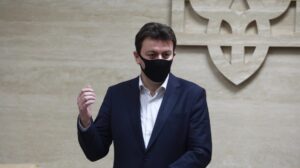 Глава Запорожской ОГА Александр Старух получает одну из самых маленьких зарплат среди коллег