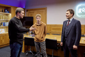Запорожцу, который создал фейковую “Дію”, предложили работу в министерстве цифровой трансформации