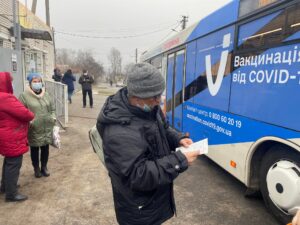 Вакцинация в автобусе: запорожцы могут привиться любой вакциной без очереди (ФОТО)