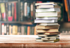 Запоріжці можуть здати російські книжки на макулатуру: виручені кошти підуть на ЗСУ