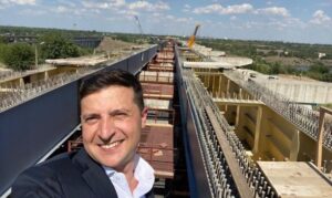 В Запорожье на открытие вантового моста приедет Зеленский