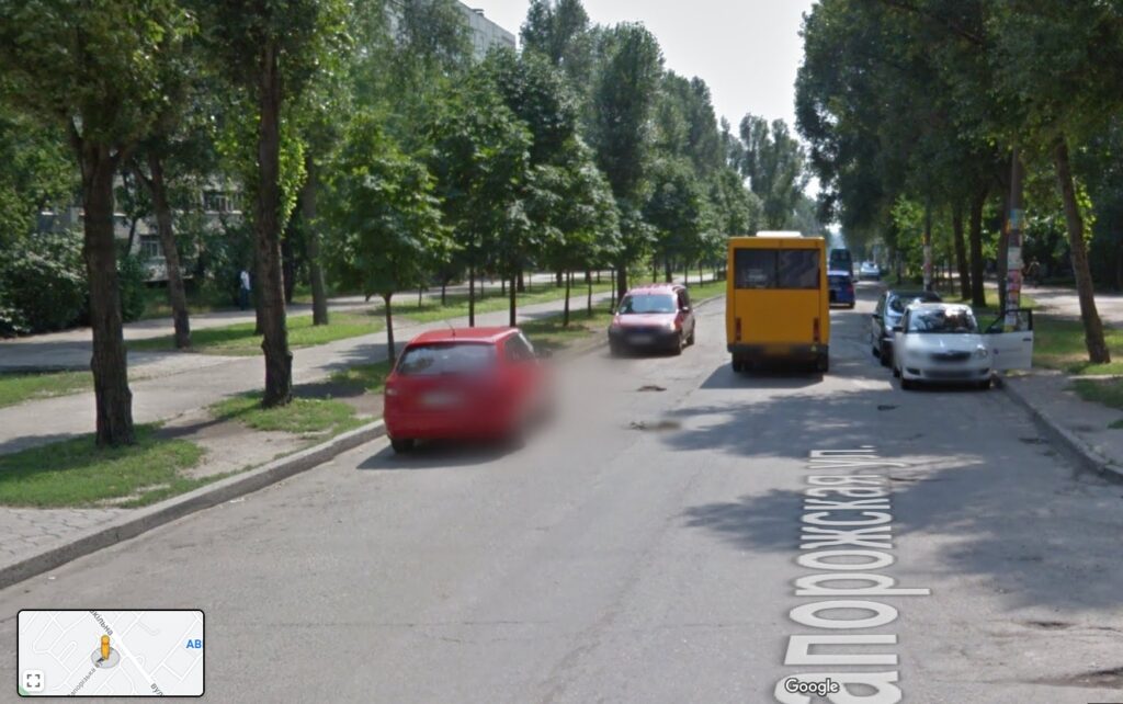 В Запорожье просят запретить парковку в центре города: петиция