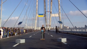 Владимир Зеленский приехал в Запорожье открывать новый мост