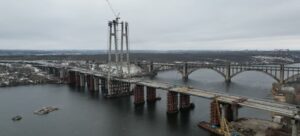 Внимание водителям: проезд по мостам в Запорожье сегодня изменится