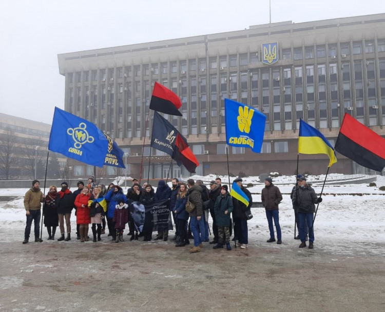 Участники автопробега в Запорожье, 02.01.2022