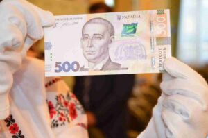 Оккупанты запретят оборот гривны в Мелитополе: когда заставят менять на рубли