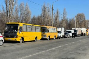 Гуманитарную помощь направили сегодня в Мелитополь: этими же автобусами можно эвакуироваться в Запорожье