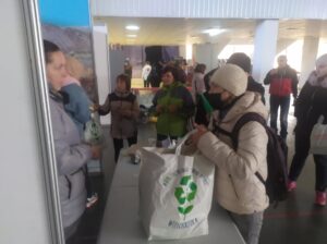 Центр помощи переселенцам в “Козак Палаце” начал работать (ФОТО)