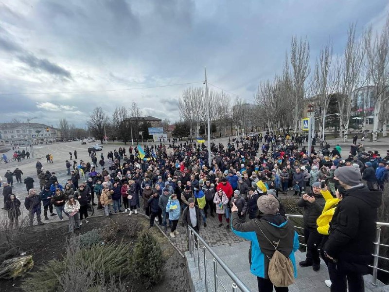 В Мелитополе и Бердянске местные жители выйдут на митинги 9 мая